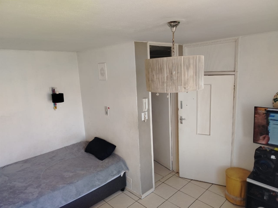 1 Bedroom Property for Sale in Bellville Central Western Cape